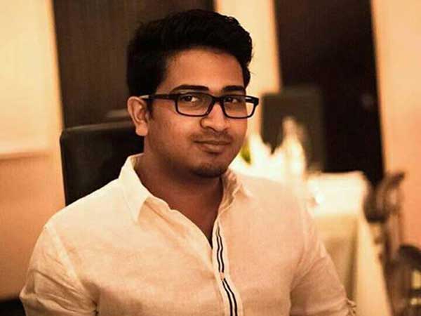 గంటపాటు సాగిన అంతిమయాత్ర