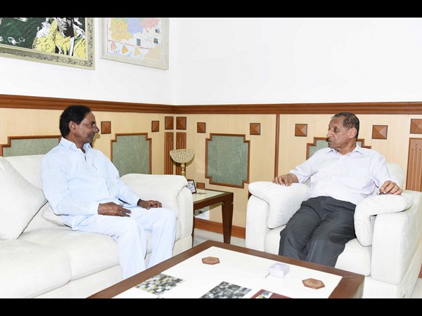 వివిధ అంశాలపై చర్చ