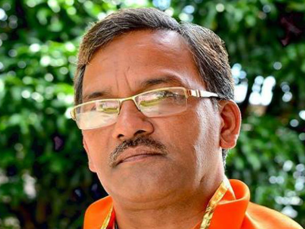 U’khand CM has a dogged problem: Stray dogs near residence robbing him of sleep U’khand CM has a dogged problem: Stray dogs near residence robbing him of sleep