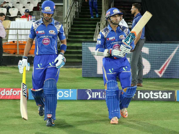 మిడిల్ ఆర్డర్పై ఒత్తిడి తగ్గిస్తున్న పటేల్, సిమన్స్