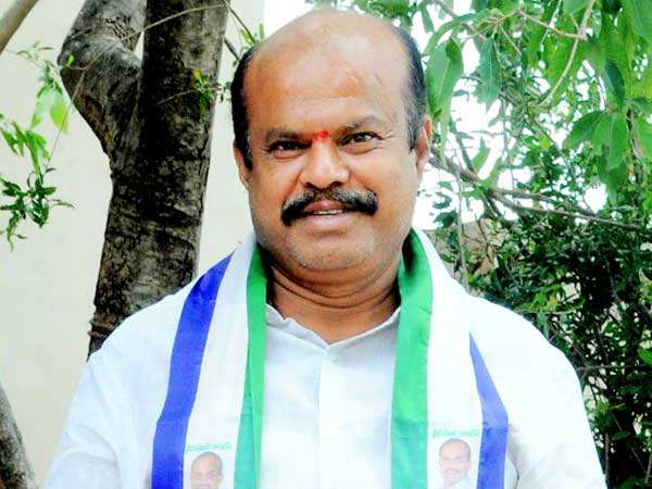 ఇసుక తవ్వకాలు ఆపివేయించారనే...