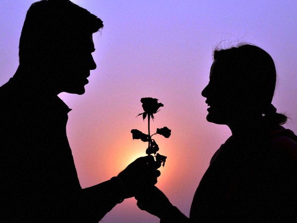 కతర్ లో ప్రేమించుకున్నారు
