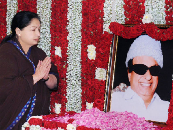 సచివాలయంలో మంత్రులు, సీఎస్ తో !