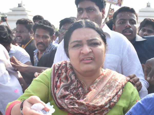 దీపక్ వద్ద జయలలిత వీలునామా !