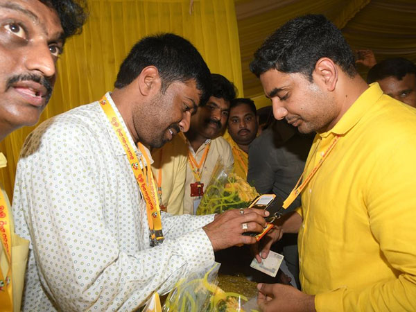 నేనే చంద్రబాబు వేగం అందుకోలేకపోతున్నా