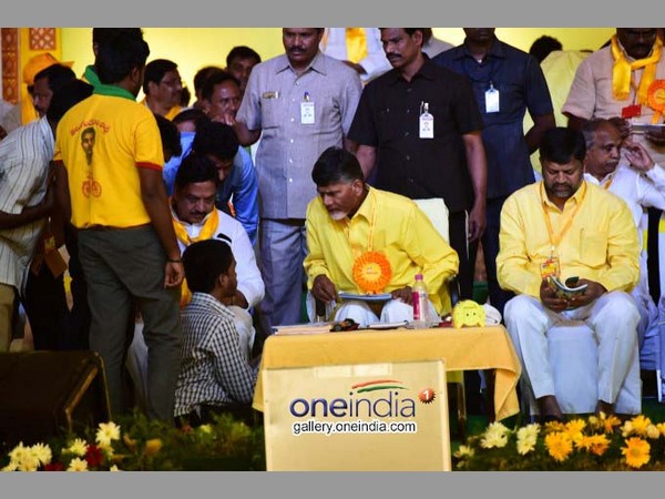జగన్ దానికే అడ్డుపడుతున్నారు