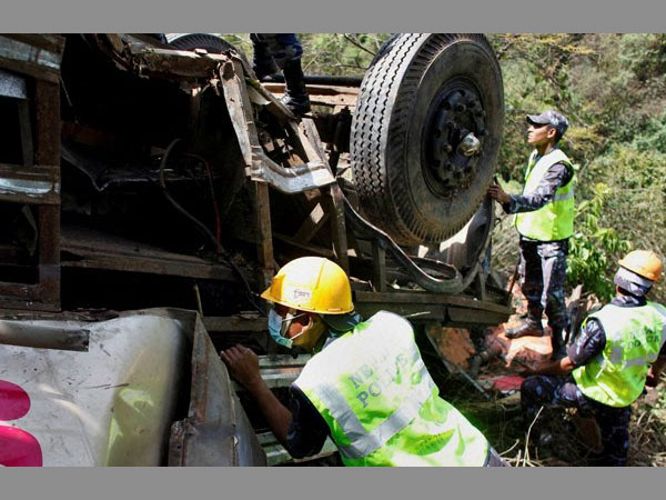Gujarat: 35 injured as bus on way to Rahul Gandhi rally overturns Gujarat: 35 injured as bus on way to Rahul Gandhi rally overturns