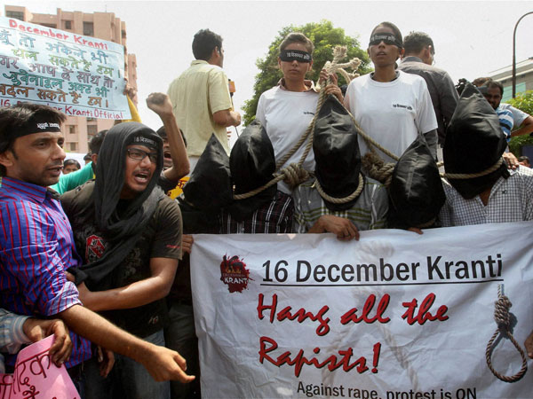 SC to pronounce verdict in Nirbhaya gang rape case on Friday SC to pronounce verdict in Nirbhaya gang rape case on Friday
