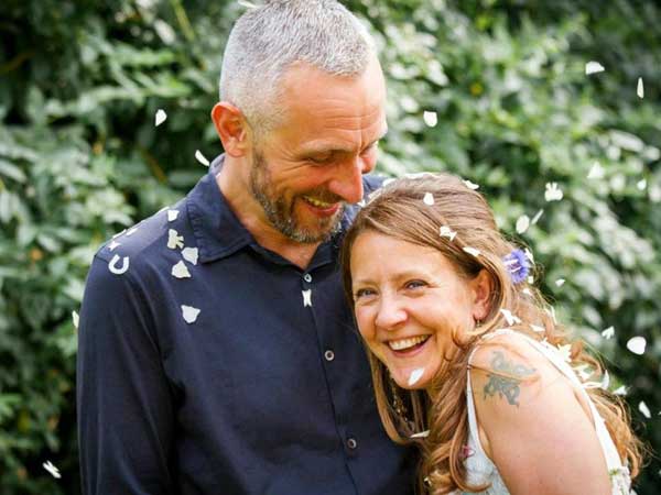 Husband reveals he slept with his wife’s dead body in their bedroom for SIX DAYS after she lost cancer battle Husband reveals he slept with his wife’s dead body in their bedroom for SIX DAYS after she lost cancer battle