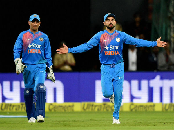 Virat Kohli must seek MS Dhoni's valuable advice during ChampionsTrophy 2017: Kapil Dev Virat Kohli must seek MS Dhoni's valuable advice during ChampionsTrophy 2017: Kapil Dev
