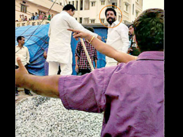 TRS corporator obstructs building construction in chaitanyapuri TRS corporator obstructs building construction in chaitanyapuri