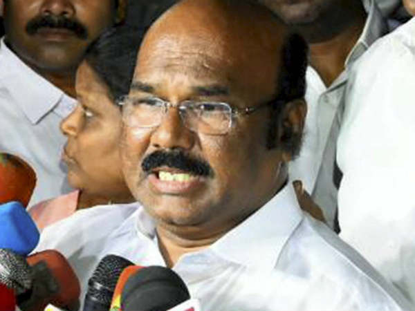 ఇద్దరు మంత్రుల వత్తాసు