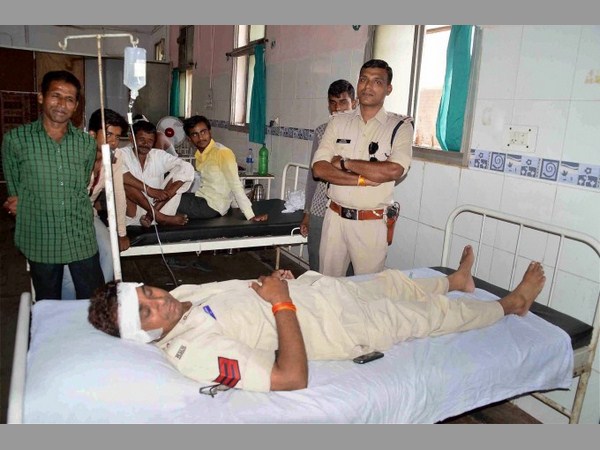 ఇలా రైతులపై పోలీసుల కాల్పులు