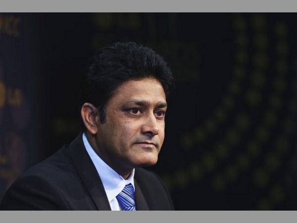 కుంబ్లే వెళ్లకుంటే సహాయక కోచ్ సంజయ్ బంగర్