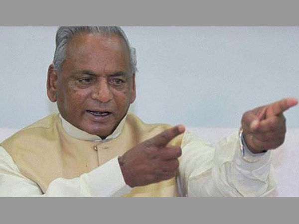లక్నో వేదికగా వాజ్పేయి దీక్ష