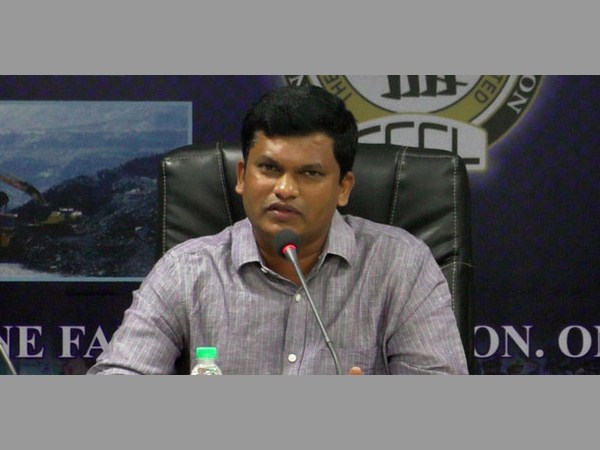 చర్చలు సాగుతున్నాయని యాజమాన్యం దాటవేత ధోరణి