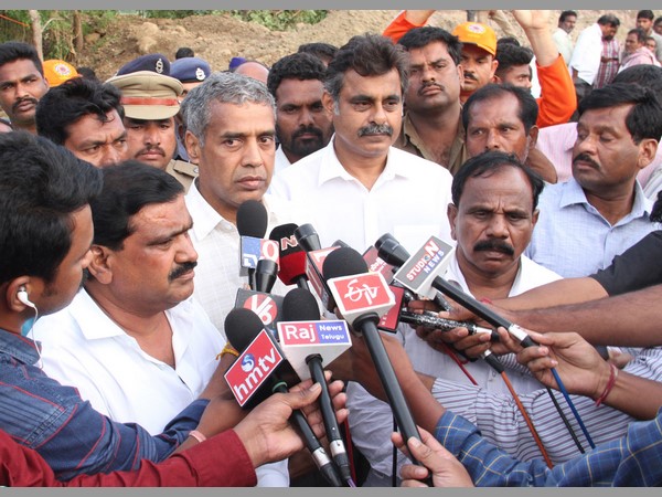 అత్యాధునిక పరికరాలతో