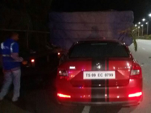 కారు నుజ్జునుజ్జు