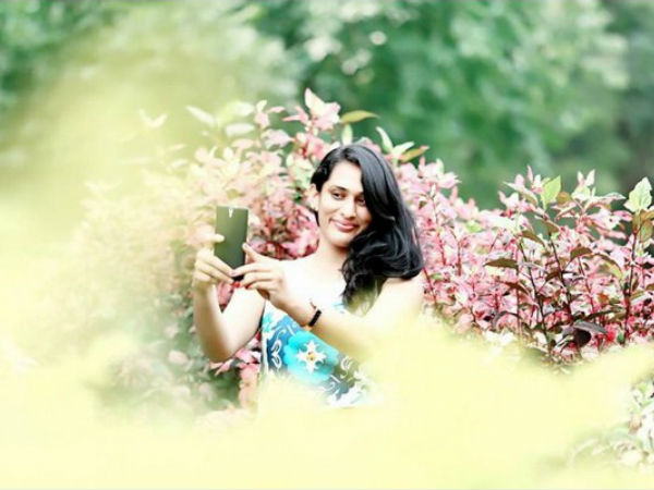 ఆధారాలు దొరక్కుండా పోలీసులు హడావుడి