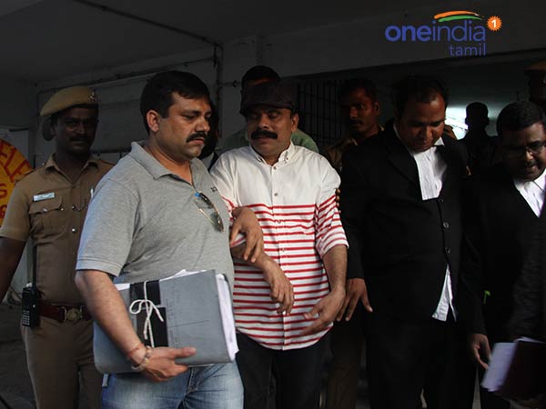 ఢిల్లీలో కేసు నమోదు