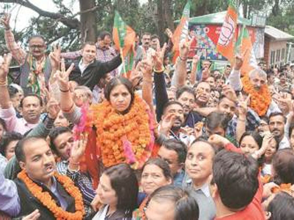 Kusum Sadret: BJP gets its first mayor in Shimla Kusum Sadret: BJP gets its first mayor in Shimla