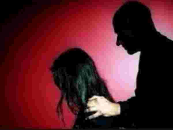 Father rape attempt on minor daughter Father rape attempt on minor daughter