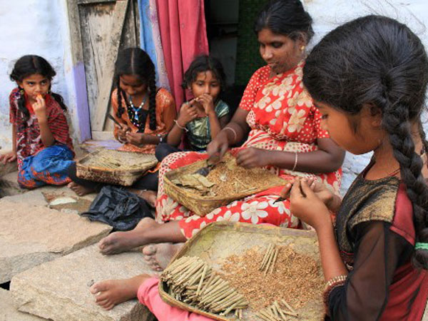 జీవనభృతి అందిస్తున్న సర్కార్