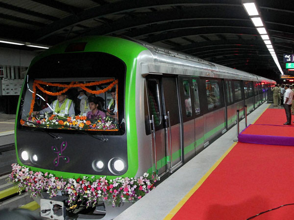 దుమ్ములేపేశారు