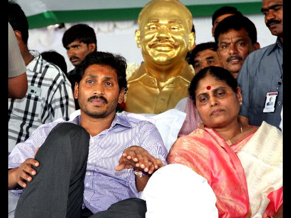 నా బిడ్డ రాజకీయాల్లోకి ఎందుకొచ్చాడని బాధపడతా కానీ