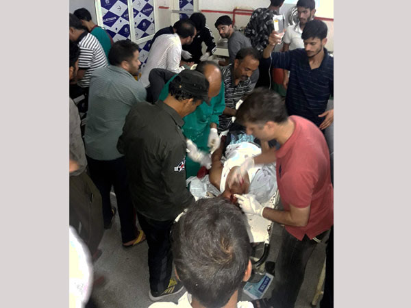 వన్ ఇండియాతో కాశ్మీర్ ఐజీ