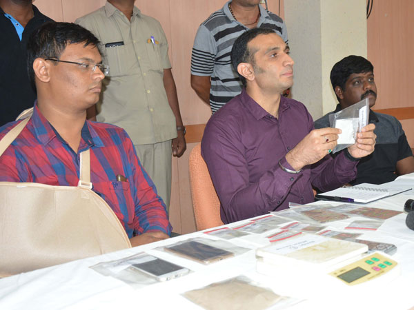 సాయంత్రం కొందరు బడాబాబుల పేర్లు
