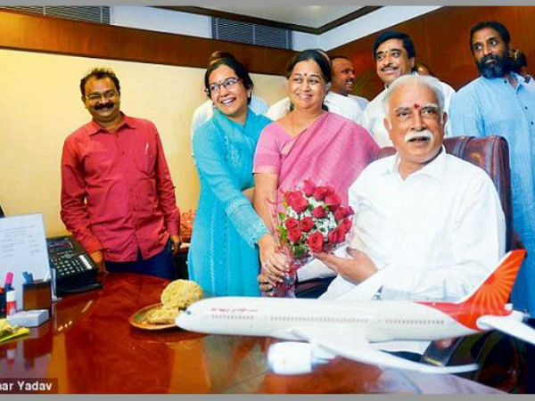అనుచరుల తీరుపై అధికారుల అయోమయం