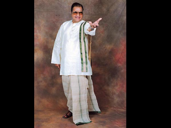 బీజేపీ అధ్యక్షుడిగా.. ఎన్టీఆర్కు అండగా..