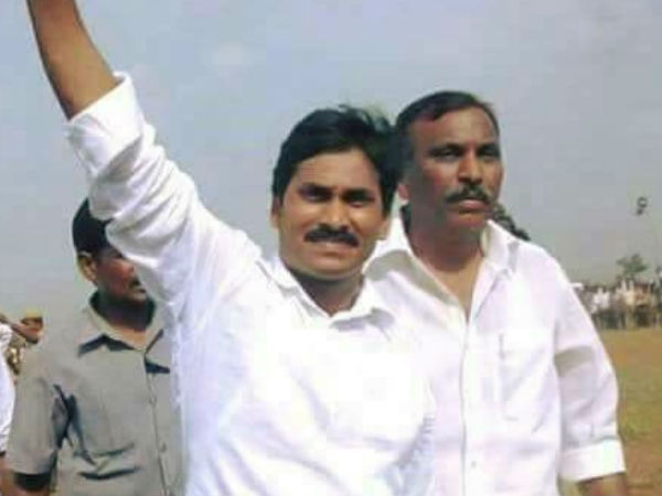 పదవులు ఇస్తే జగన్ పార్టీ నిలదీత
