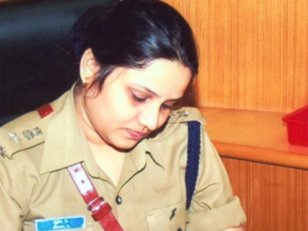 సెంట్రల్ జైల్లో ఏదో జరుగుతోంది