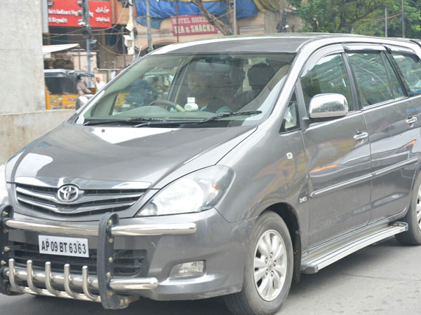 గోవా బీచ్, రేవ్ పార్టీలలో..