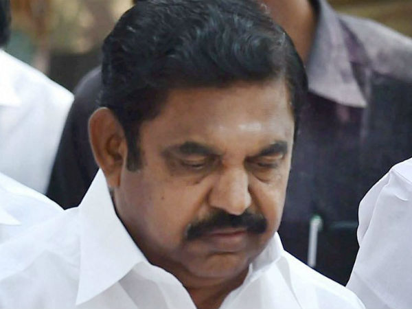 మూర్ఖుడని అడ్డుకునేవాడే నేత !