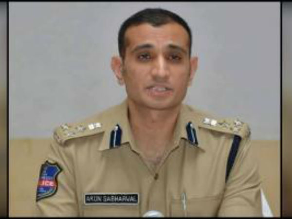 సీనియర్ అధికారుల సలహలు
