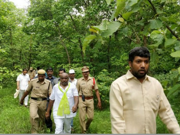 కాలినడకనే..