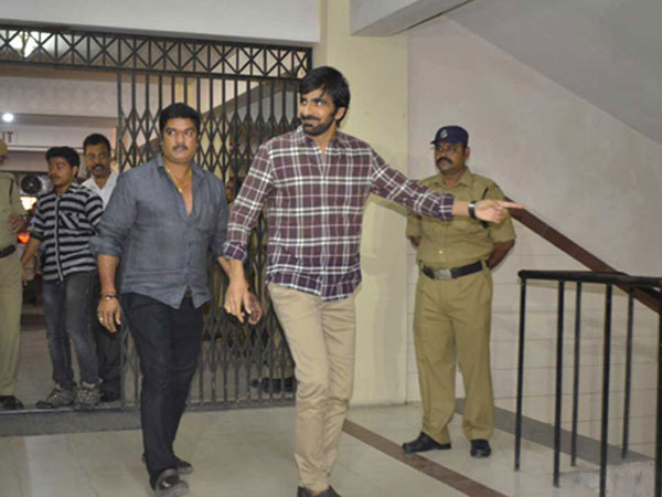 షూటింగుల సందర్భంగా సందేశాలిచ్చేవాడు