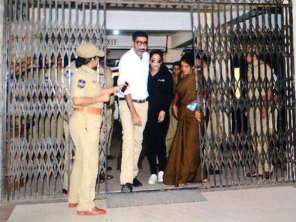 ముమైత్ ఖాన్కు తెలియకుండా.. కీలక సమాచారం