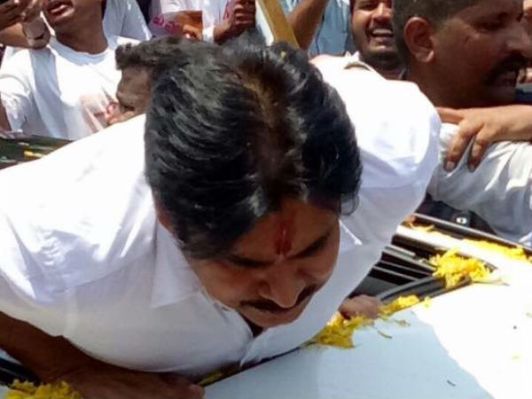 పవన్ కళ్యాణ్ కనిపించకపోయినా..