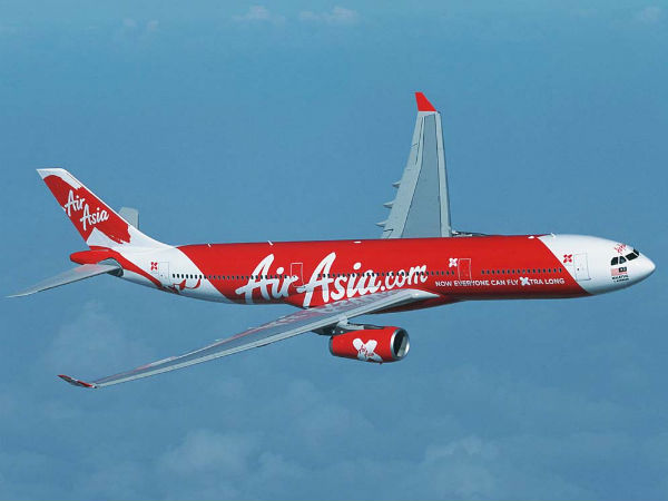 Bird hits AirAsia flight, narrow escape for passengers Bird hits AirAsia flight, narrow escape for passengers