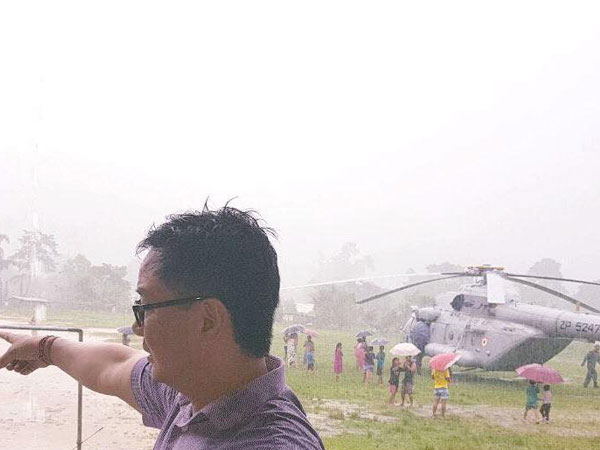 kiren-rijiju-s-chopper-makes-emergency-landing-itanagar-safe kiren-rijiju-s-chopper-makes-emergency-landing-itanagar-safe