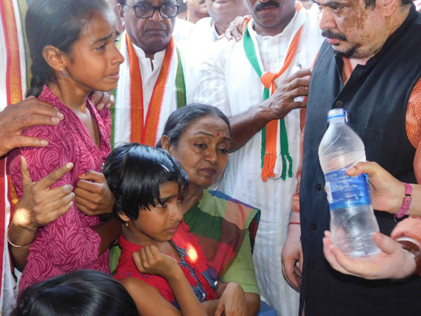 జైల్లో పరామర్శ