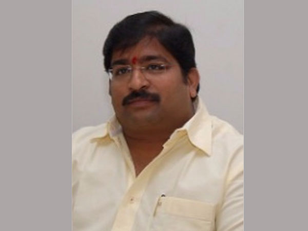 కరణం వస్తున్నాడని చెప్పగానే దామరచర్ల ఇలా