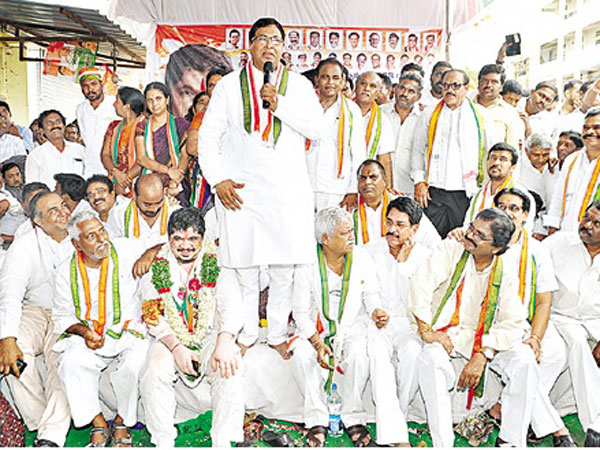 ఇదేం పాలన అని నిలదీసిన జానారెడ్డి