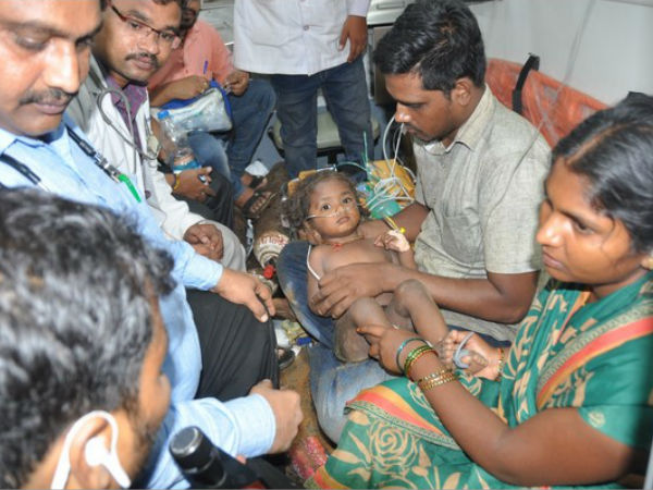 తల్లిదండ్రుల కళ్లలో ఆనందం..
