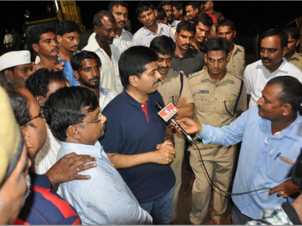 అంతా తామై పనిచేసిన అధికారులు