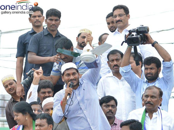 గుర్తు తెలియనివారంటూ.. జగన్పై సెటైర్లు